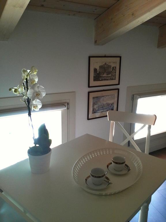 Hotel La Finestra Sul Porto Cesenatico Habitación foto